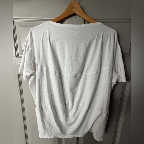 Lululemon Athletica Crescent Twist Knot T-Shirt Women’s size 6 Natural Ivory - Picture 5 of 8